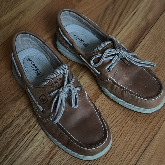 Sperry Tan Leather Boat Shoes with Gray Laces - Picture 1 of 1